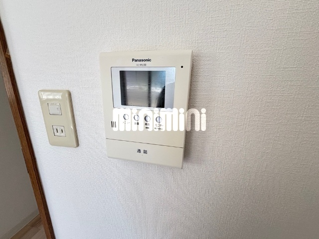 ����10