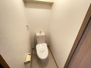 ����4