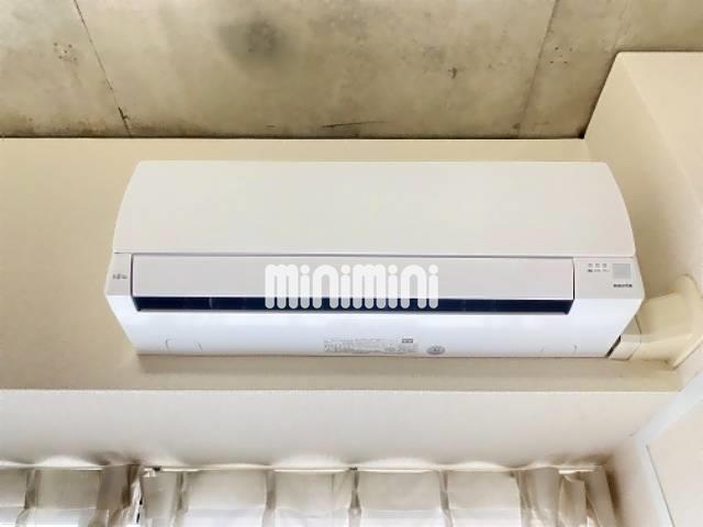 ����9