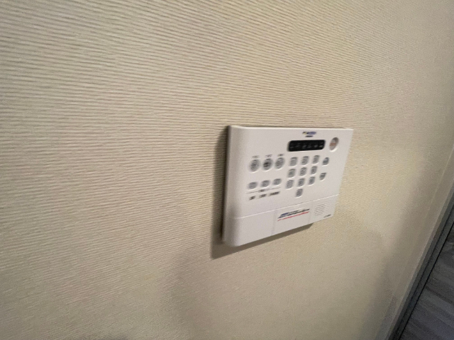 ����10
