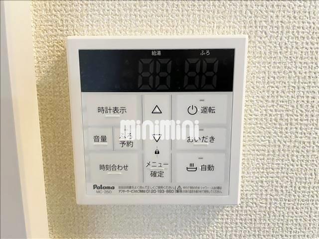 ����9