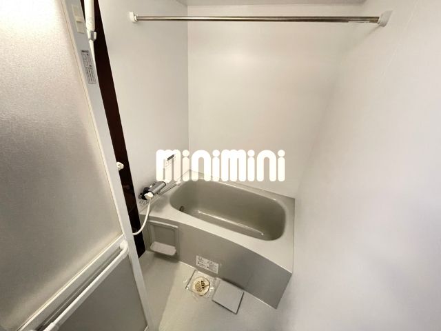 ����3
