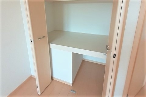 ����5