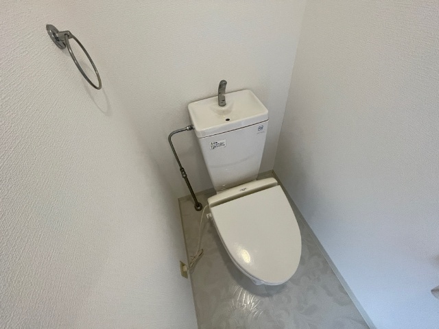 ����9