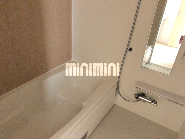 ����3