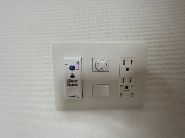 ����13