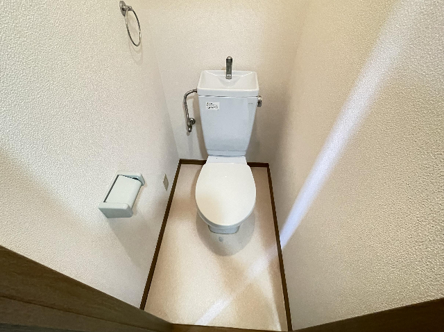 ����4