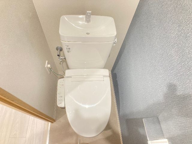 ����9