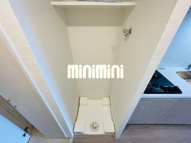 ����18