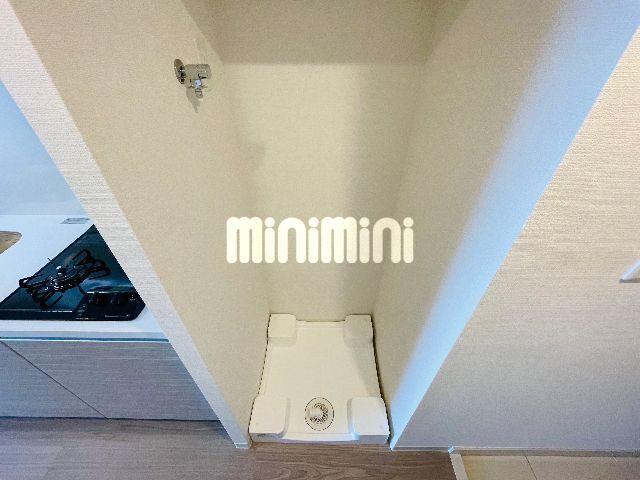 ����18