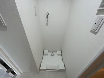 ����16