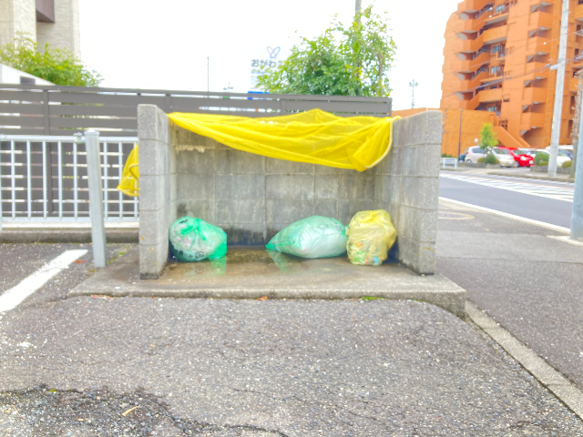 ����12