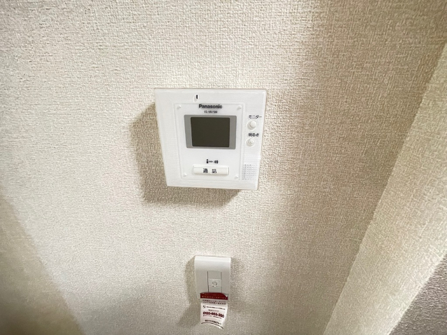 ����8