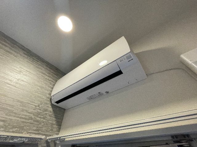 ����8