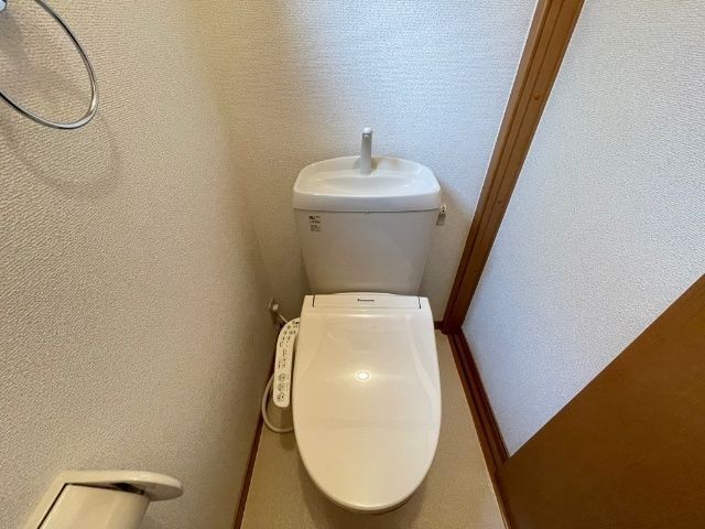 ����9