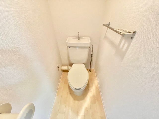 ����9