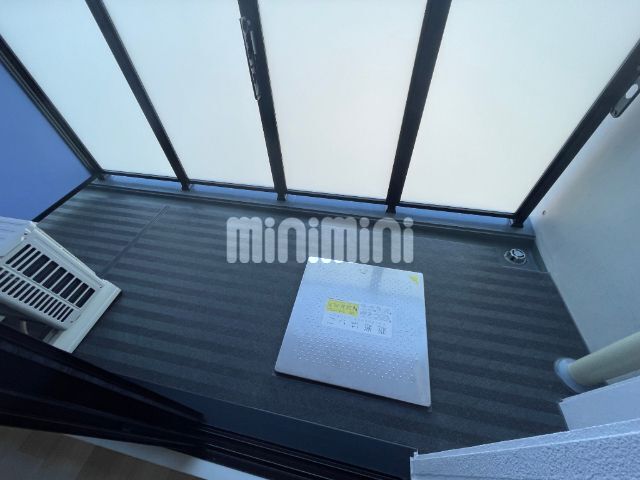 ����12