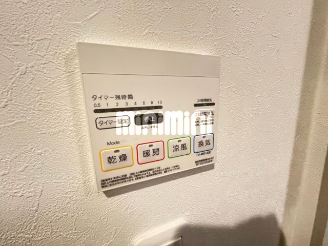 ����18