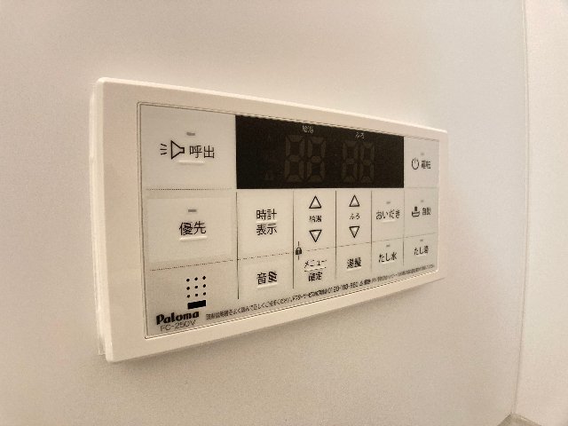 ����20