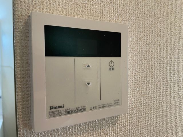 ����16