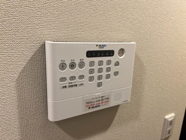 ����10