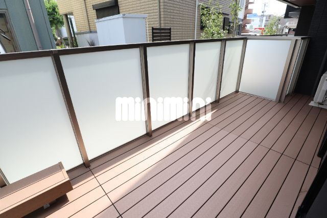 ����9