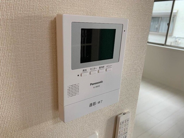 ����11