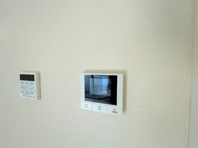 ����10