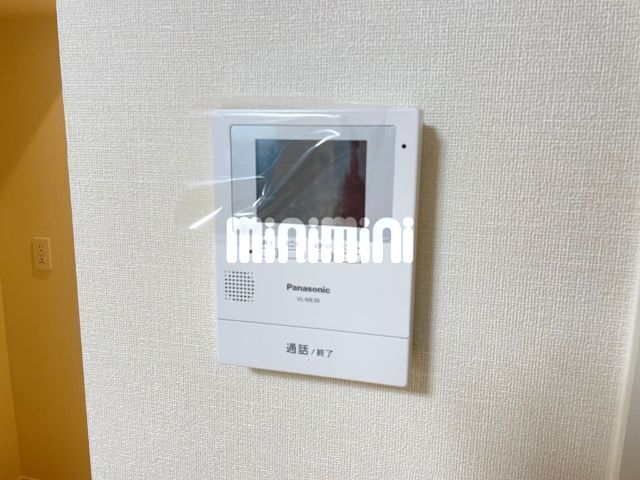 ����10