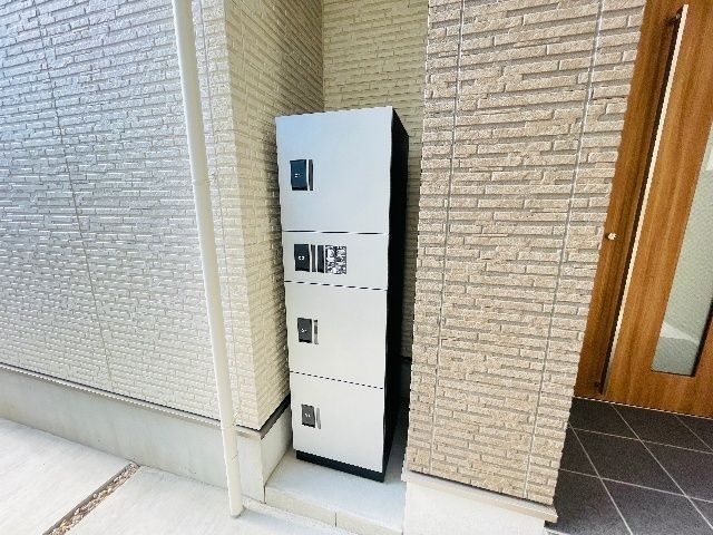 ����15