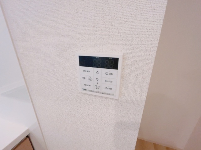 ����20