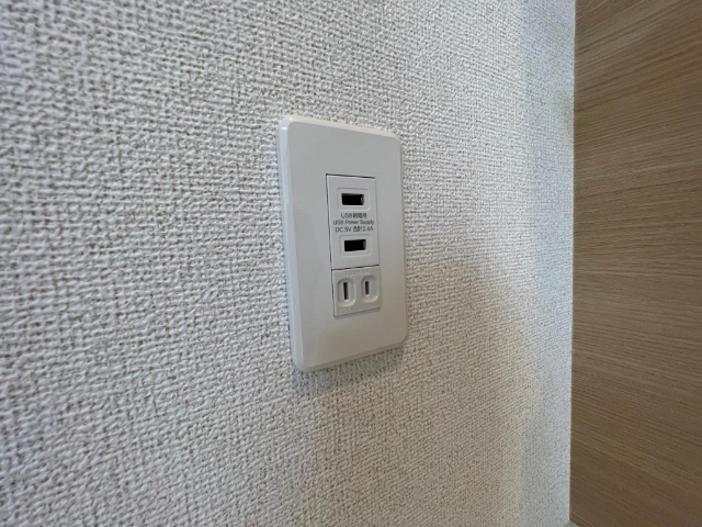 ����20
