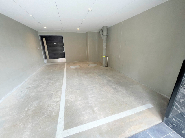 ����20