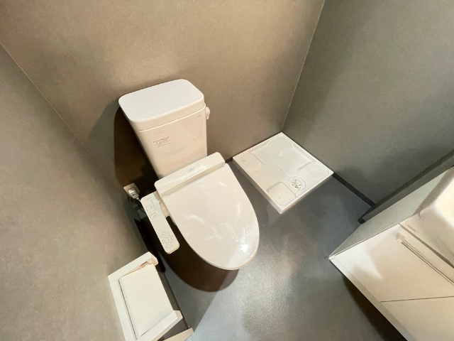 ����4