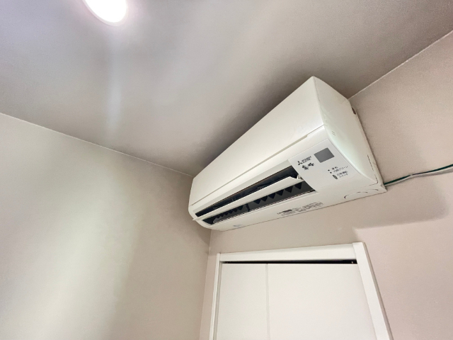 ����17