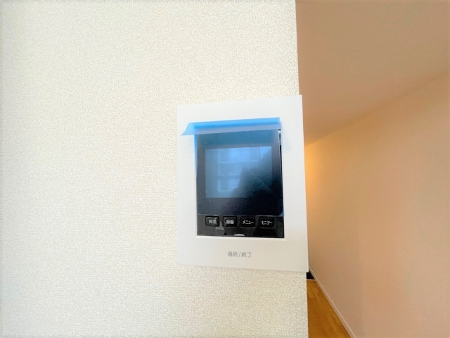 ����8