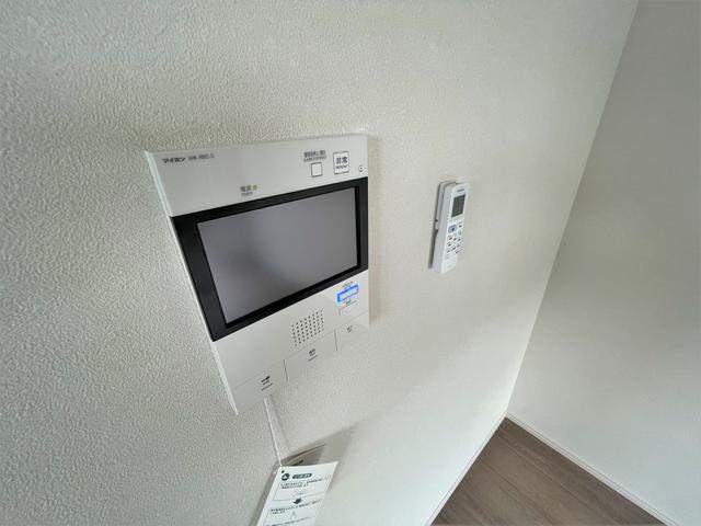 ����11
