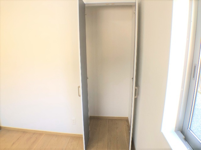 ����13