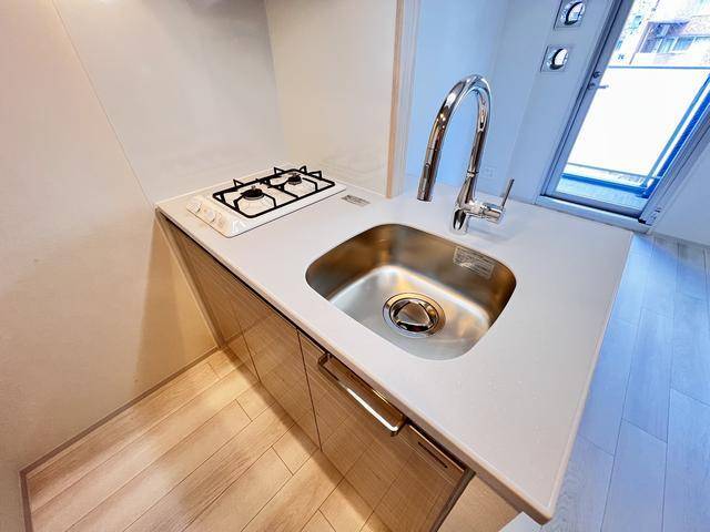 ����2