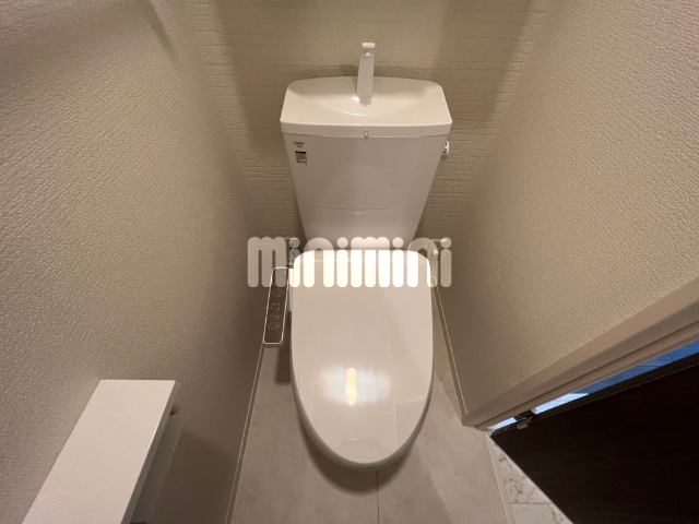 ����4