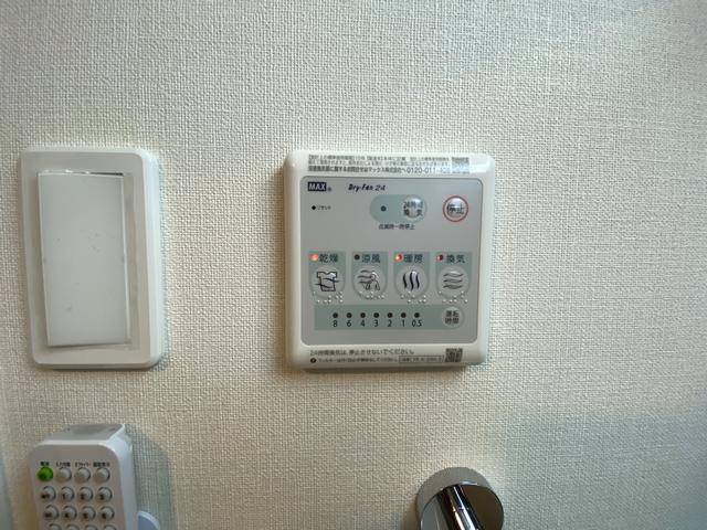 ����21