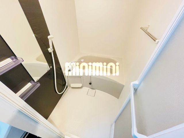 ����3