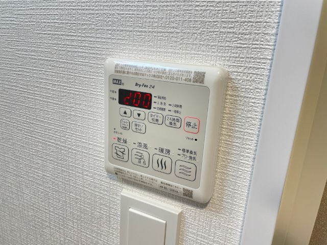 ����17