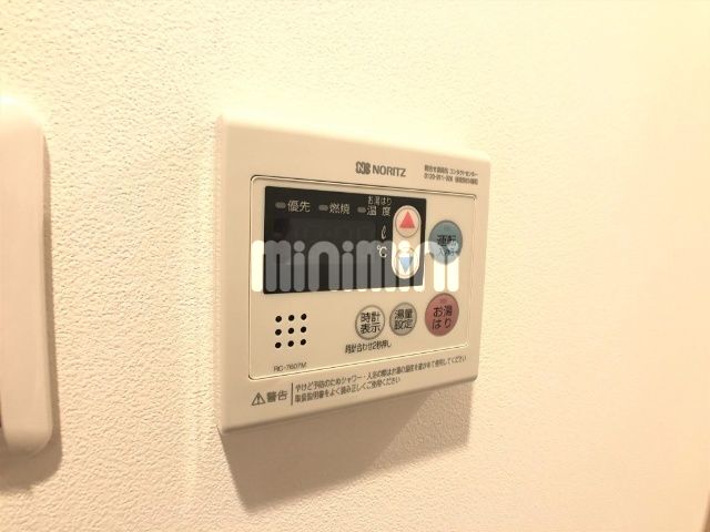 ����13