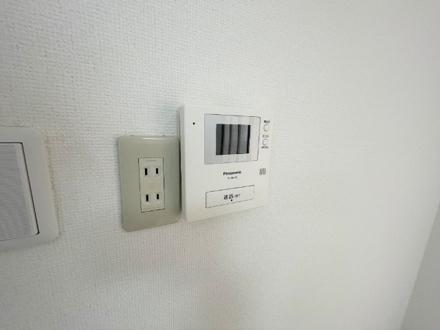 ����10