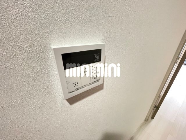 ����17