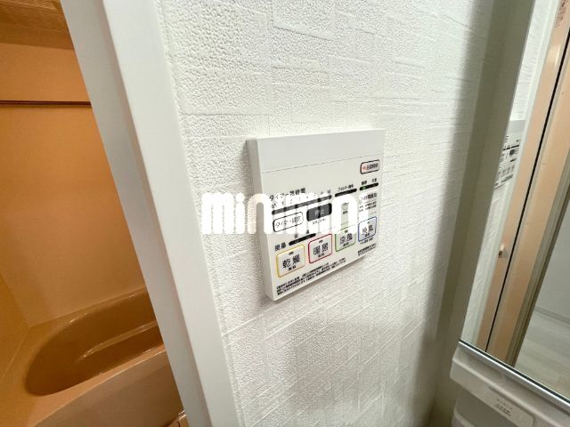 ����10