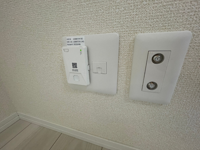 ����17