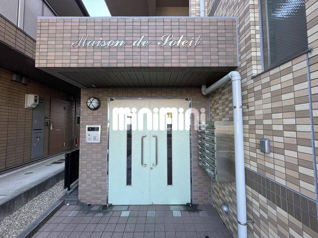 ����15