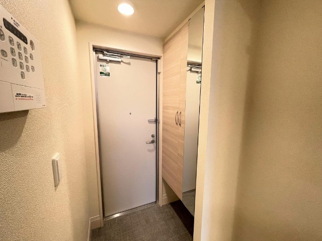 ����12